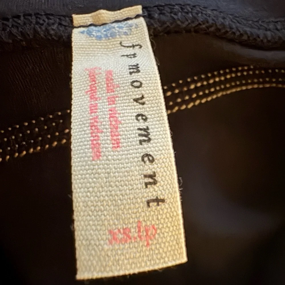 Free People Movement You're a Peach Pocket Leggings, size XS - Picture 14 of 15